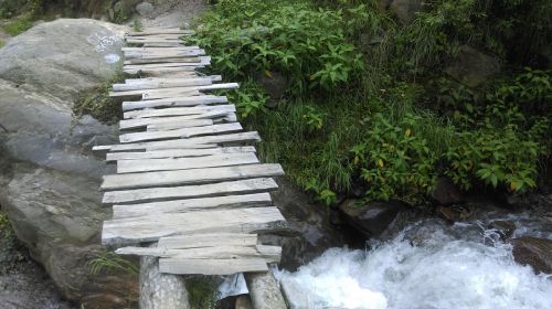 bridge wooden stones