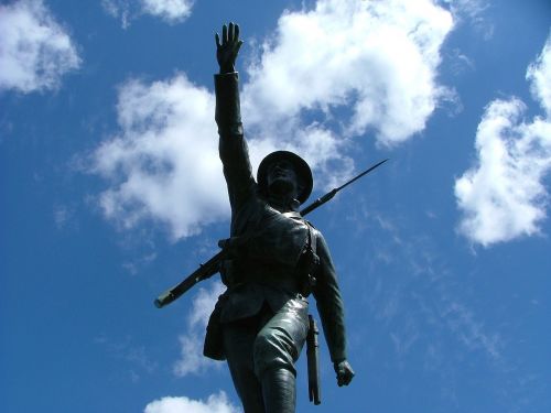 bridgnorth memorial soldier