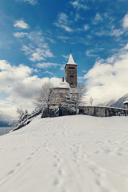 brienz  church  snow