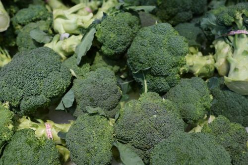 broccoli eat market
