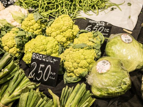 broccoli market vegetables