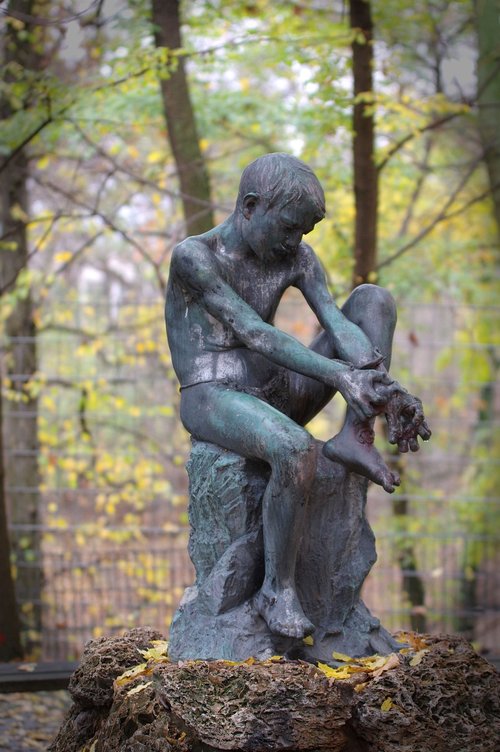 bronze  sculpture  bronze sculpture