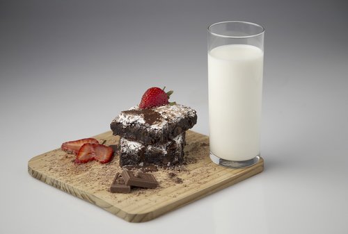 brownie  milk  food