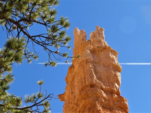 bryce canyon blue sky hiking