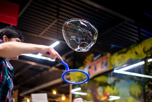 bubbles  performance  bubble