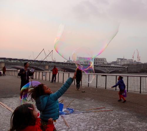 bubbles street artist children