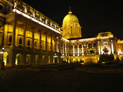 buda building in the evening