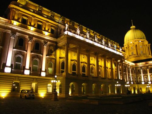 buda building in the evening