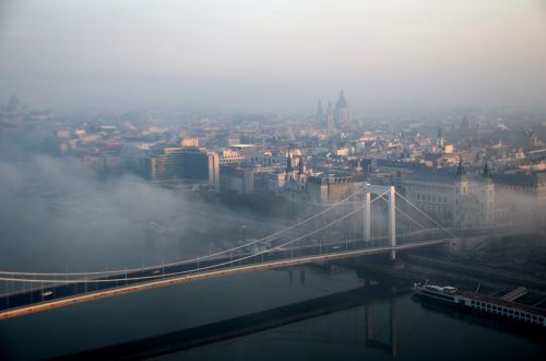 budapest bridge fog