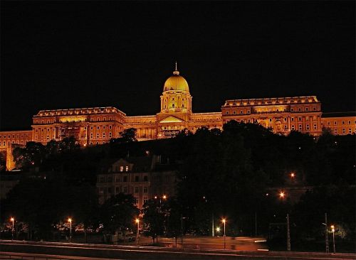 budapest castle night image