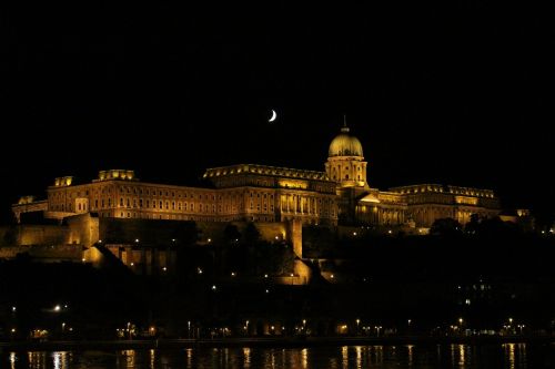 budapest night castle