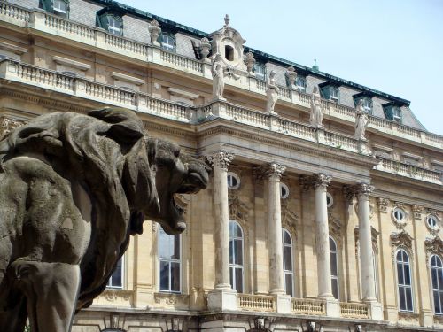 budapest facade palace