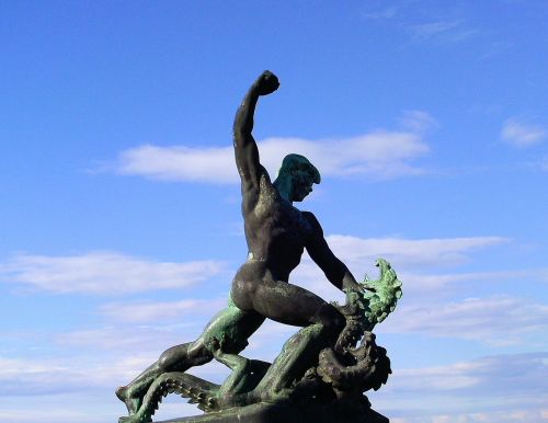 budapest statue summer