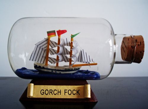 buddelschiff ship bottle