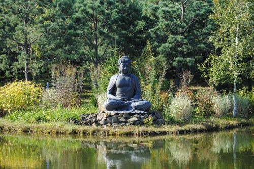 buddha deity himalayan park