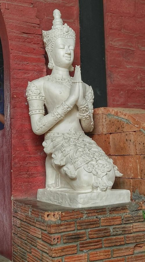 buddha statue temple