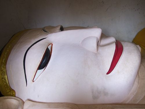 buddha face statue