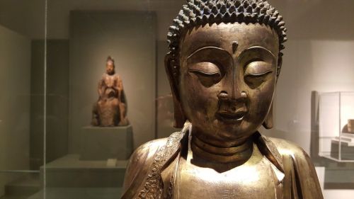 buddha head meditation chinese museum