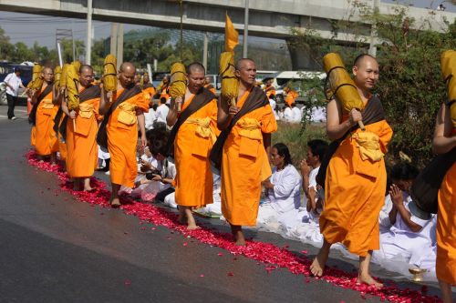 buddhists monks buddhism