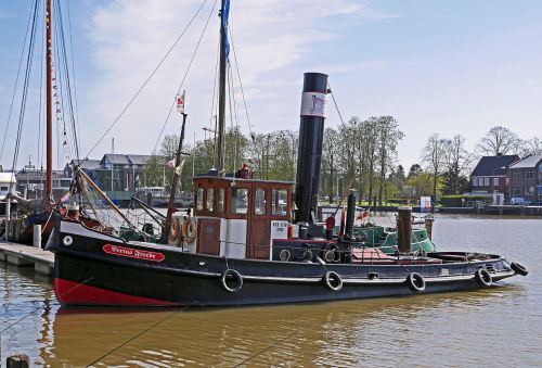 bugsier steamer tug port