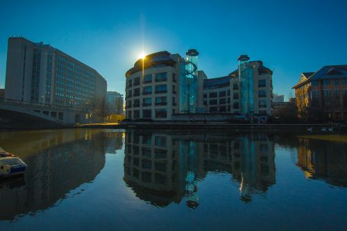 building sunset reflexion