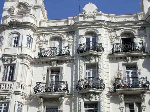 building spain balcony