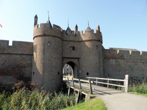 building castle port