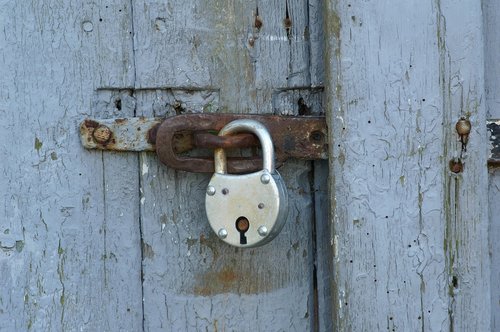 building  door  padlocks