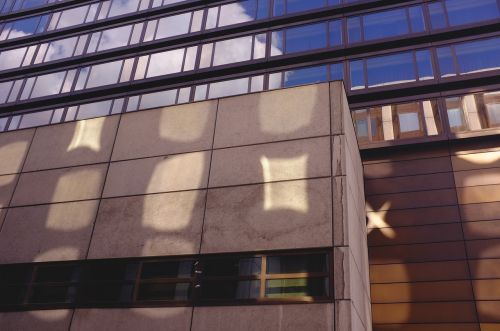 building reflection budapest