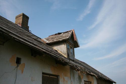 building abandoned old