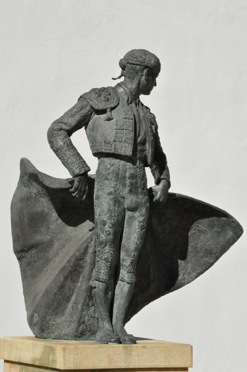 bullfighter spaniard the statue