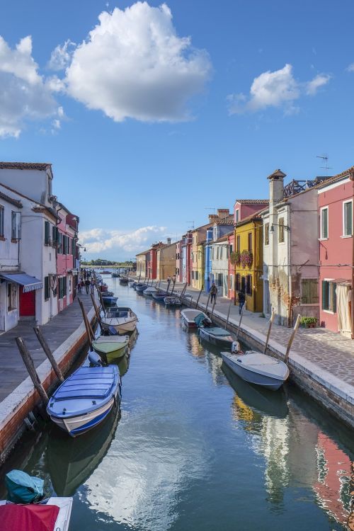 burano colored houses water