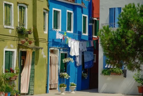 burano island italy colorful house