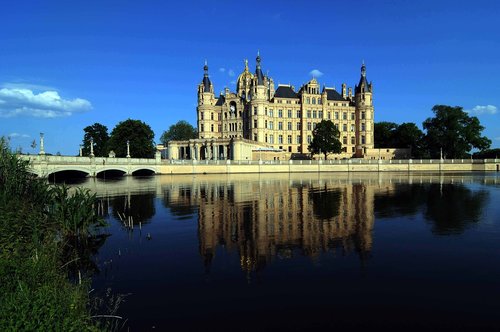 burgsee  blue sky  castle island