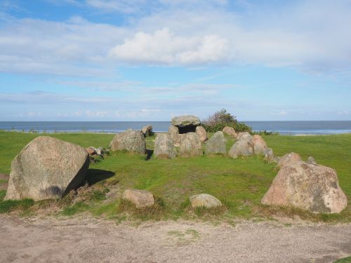 burial mounds megalith facility harhoog burial mound