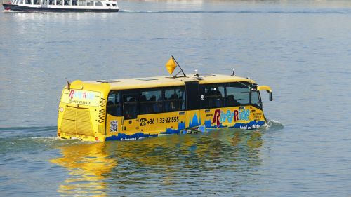 bus tourists danube