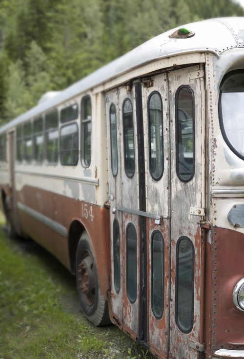 bus vintage peeling