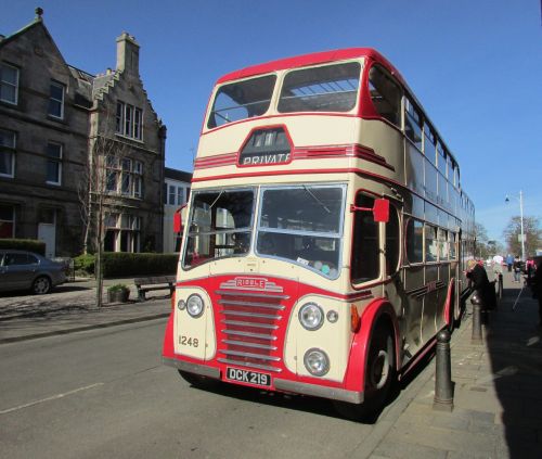 bus old titan