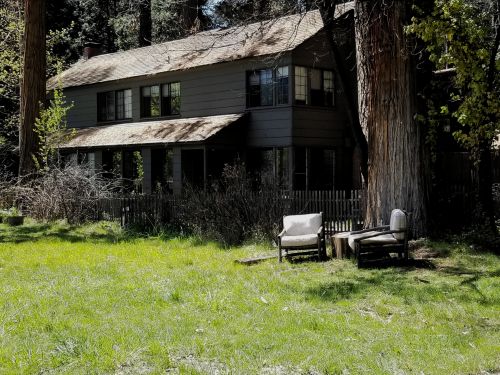 Cabin Home In Yosemite Park