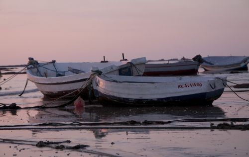 cadiz boats beach