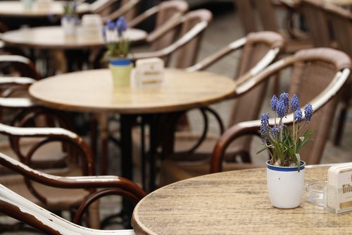 café  an outdoor cafe  blue flowers