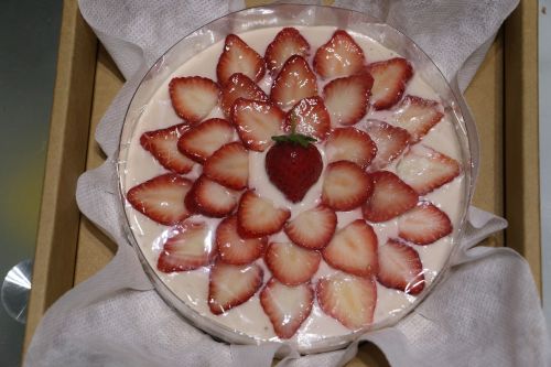 cake strawberry birthday cake