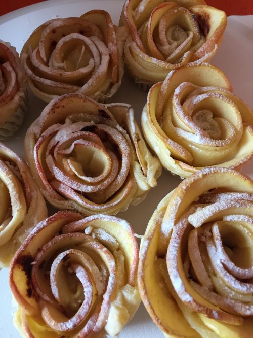 cake apple roses muffins