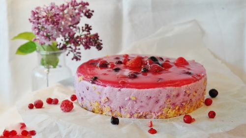 cake quark berries