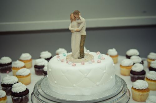 cake wedding topper