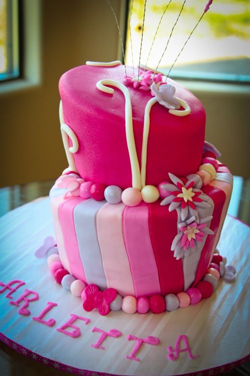 cake layer pink