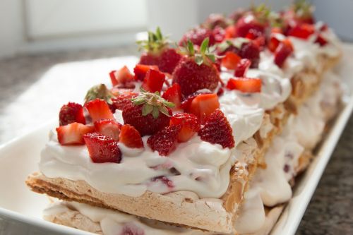 cake summer strawberry