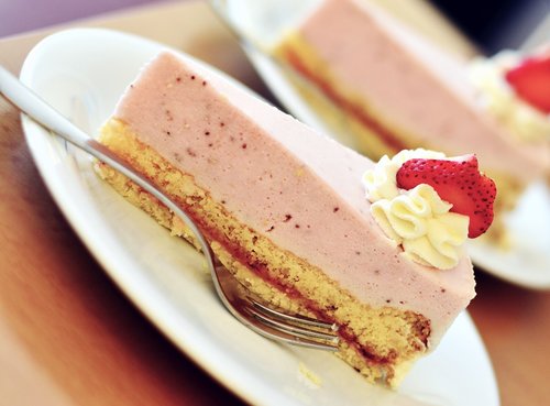 cake  strawberry pie  strawberry cake