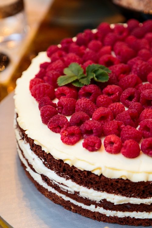 cake  berry  raspberry