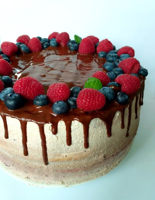 cake  fruit  birthday